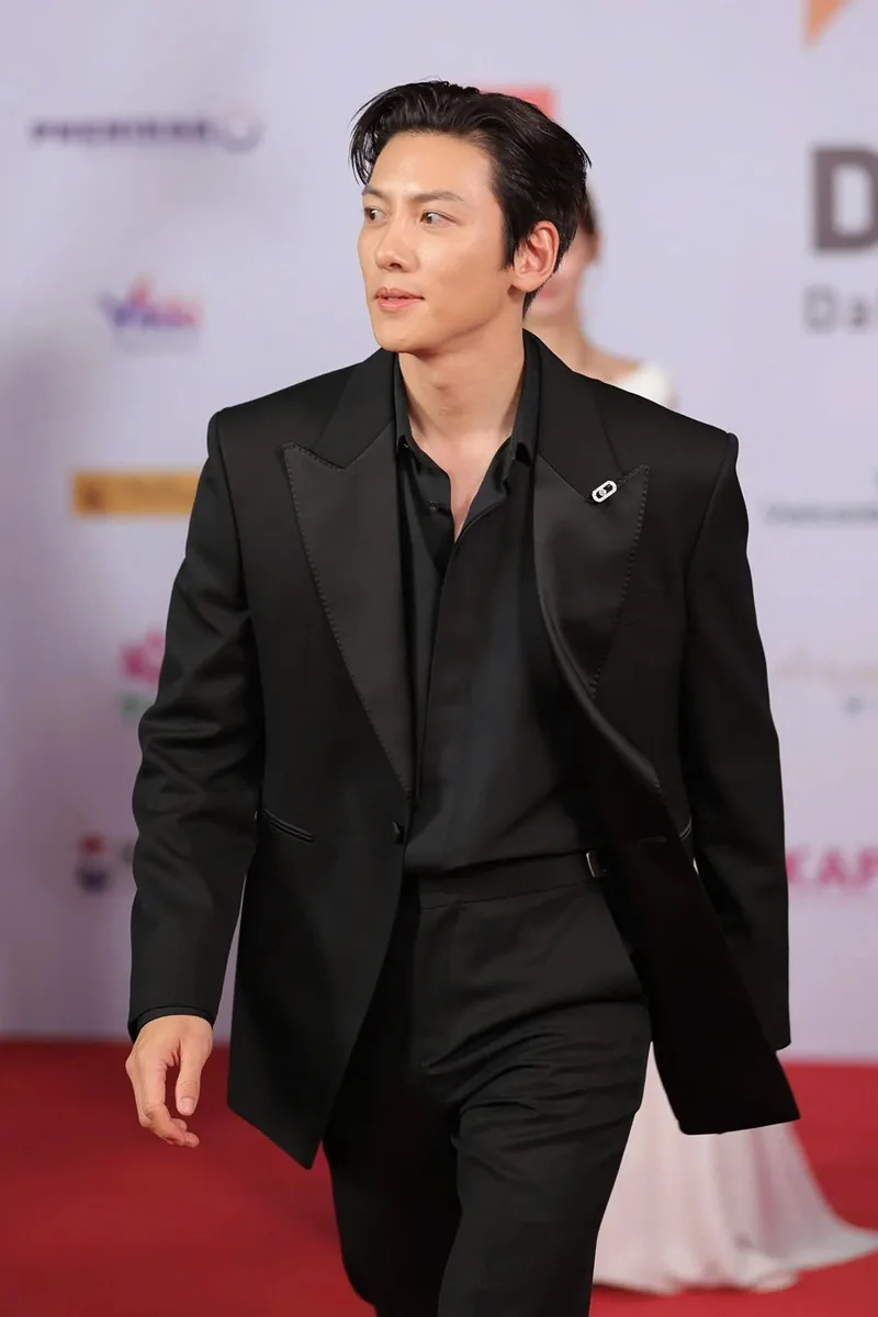 ji chang wook co vo chua